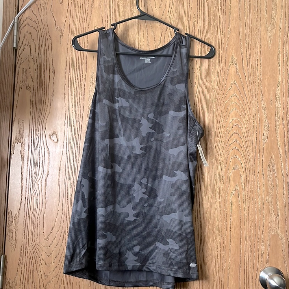 Amazon Essentials Women's Tech Stretch Racerback Tank